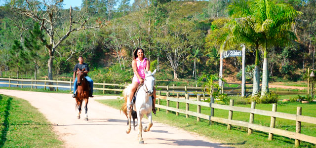 Passeio a cavalo no St. Robert