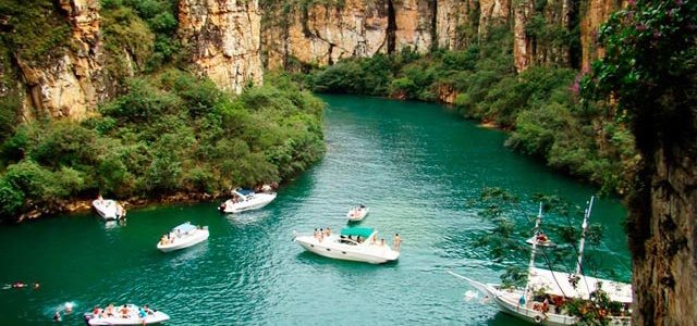 O Mar de Minas supera expectativas! Não dá para surfar, mas a beleza e a calma compensa e muito!