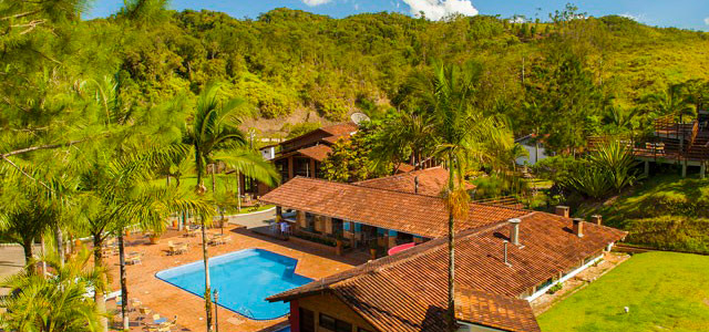 Eco Hotel Arraial do Ouro: trilhas, cachoeiras, piscinas e muito verde é o que promete essa estada em Santa Catarina. Sua Páscoa 2014 com muito fôlego!