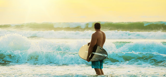 A praia de Massaguaçu é a mais brava de todas as praias de Caraguatatuba. Ideal para a prática de surf