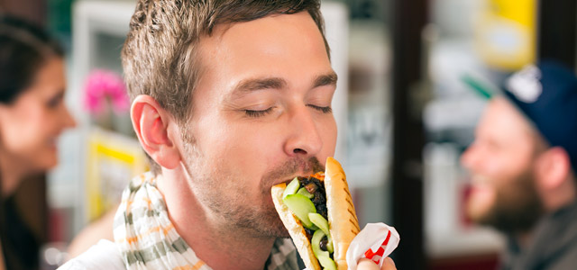 Sabe qual é a parte mais difícil do Comida di Buteco: nós comemos essas delicias gastronômicas para avaliar qual o melhor boteco