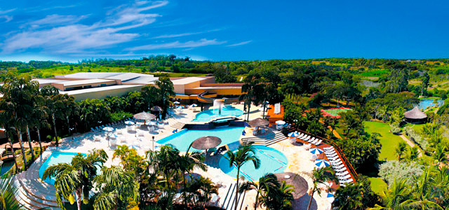 Abastecido pelo Aquífero Guarani, em Foz do Iguaçu, o Mabu Thermas Resort é a estada perfeita que une as belezas das quedas de água da região ao conforto de mergulhar em águas aquecidas