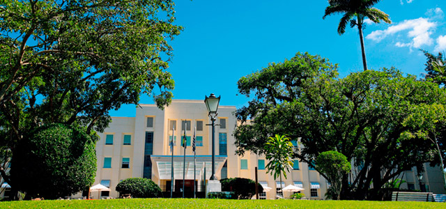 Arquitetura inspirada no estilo Art Decó do Grande Hotel São Pedro