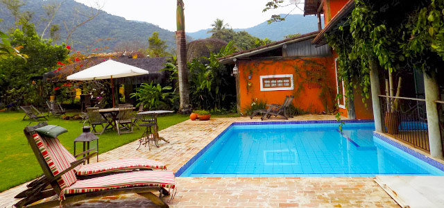 Vista da piscina - Pousada Terra Madre
