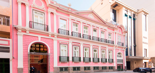 Atenção foliões viajantes: sua trip para o Carnaval 2016 está no Zarpo!