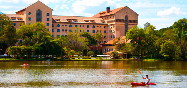 Se hospede em um palácio chamado Tauá Grande Hotel Araxá!
