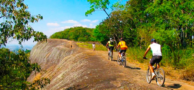 ciclistas-Vale-Suico-Resort-zarpo-magazine