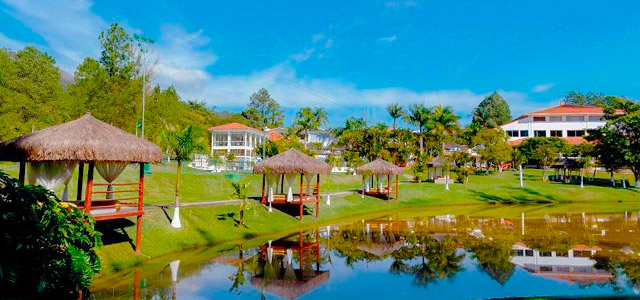 vista-lago-Vale-Suico-Resort-zarpo-magazine