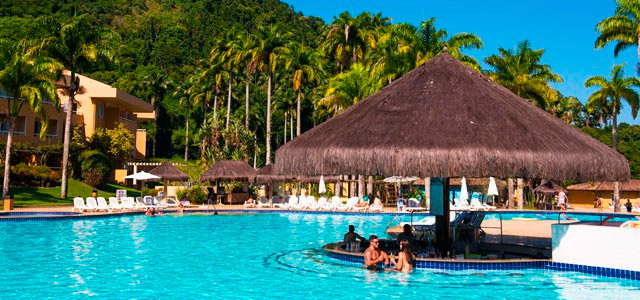 bar-piscina-Vila-Gale-Eco-Resort-de-Angra-zarpo-magazine