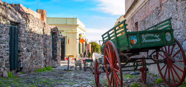 colonia-del-sacramento-calle-zarpo-magazine