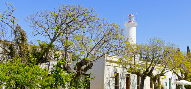 colonia-del-sacramento-farol-zarpo-magazine