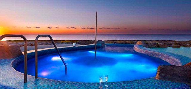 hard-rock-riviera-maya-jacuzzi-zarpo-magazine