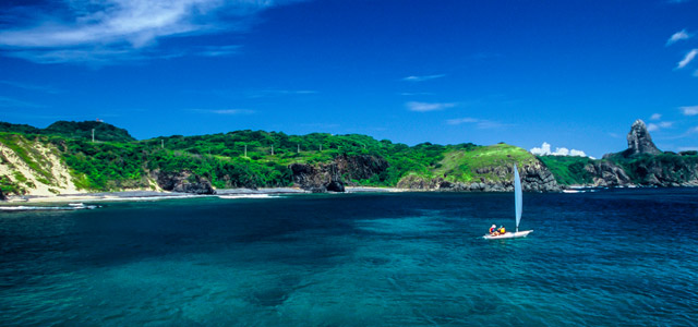 passeio-barco-Fernando-de-Noronha-zarpo-magazine