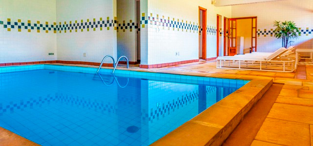 piscina-aquecida-Saint-Michel-Hotelzarpo-magazine