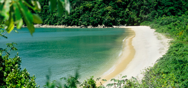 praia-vermelha-paraty-zarpo-magazine