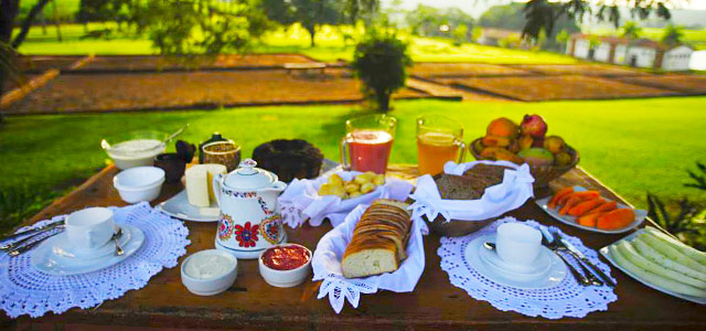 Café da manhã servido na Fazenda Santa Teresa