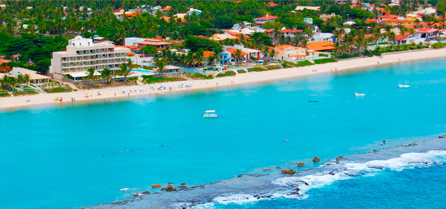 Village Barra Hotel: welcome drink e passeio de catamarã à Praia do Guga são um dos mimos oferecidos aos nossos sócios. Dia 1º de Maio promete ser um feriado repleto de lazer