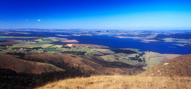 O Mar de Minas é o maior lago artificial de Minas Gerais. Visite as cidades mineiras e não deixe de ver de perto as belezas do lago