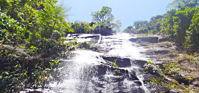 Cachoeira Calhetas, em São Sebastião