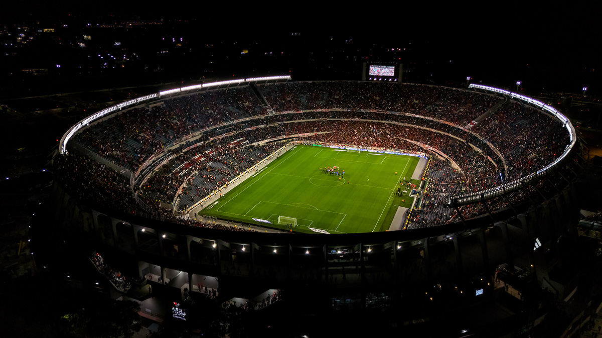 15 estádios de futebol pelo mundo que todo torcedor precisa conhecer