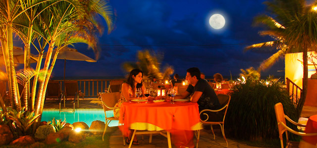 Jantar a dois sob a lua de Natal - Manary Praia Hotel
