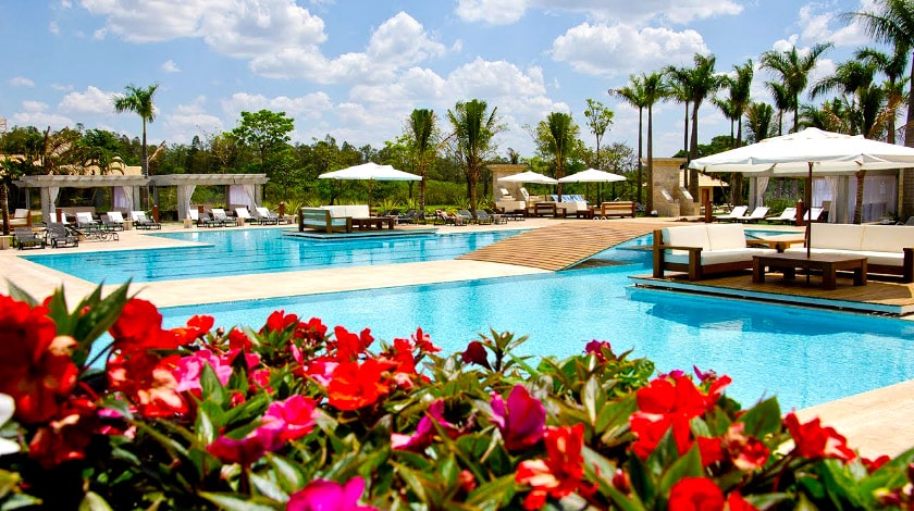 Piscina do Hotel Green Village, em Águas de Santa Bárbara