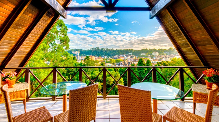 Vista cidade do Wish Serrano Resort, hotel do Black Friday