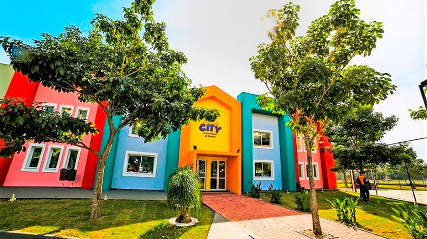 Jota City, com espaços temáticos para crianças, no Tauá Atibaia Resort