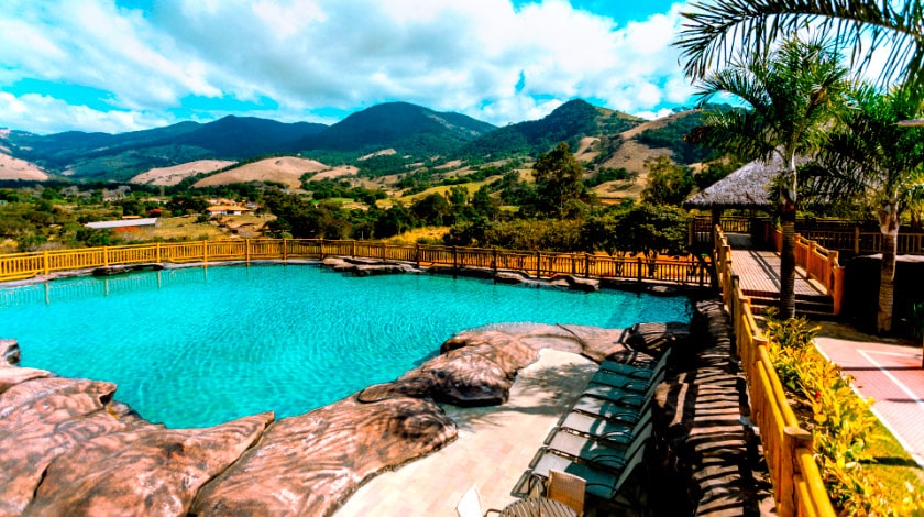 Piscina da Fazenda Vale da Mantiqueira
