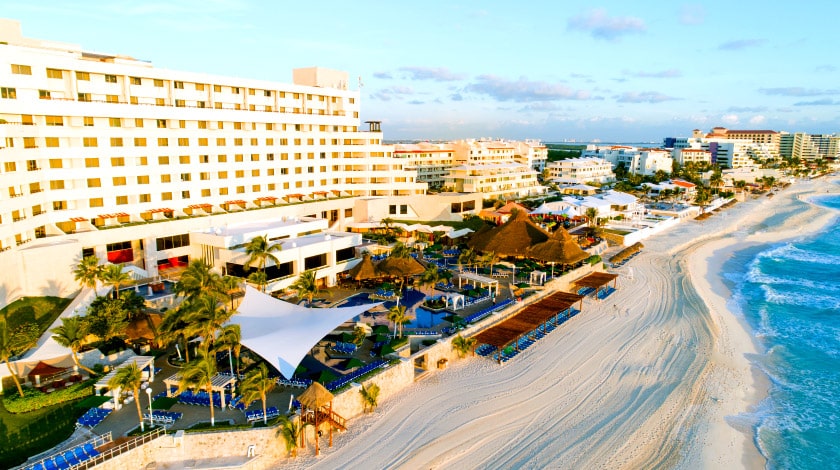 Fachada do resort All-Inclusive Royal Solaris Cancun 