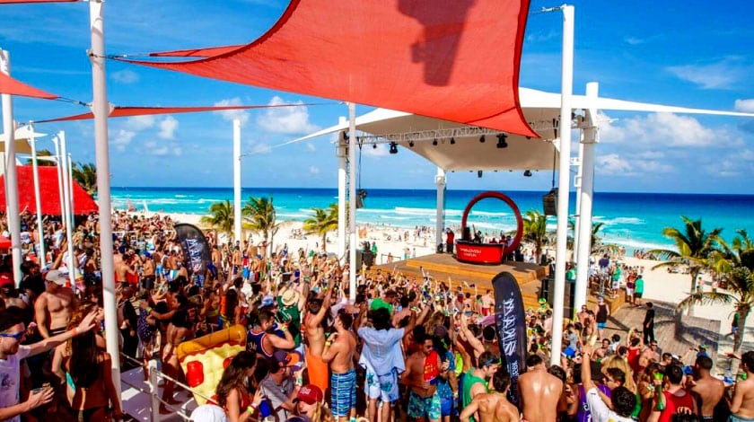 Festa de Spring Break no Grand Oasis Cancun
