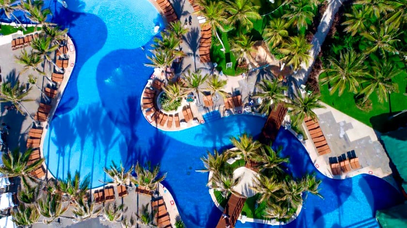 Vista aérea da piscina do resort The Pyramid at Grand Oasis Cancun