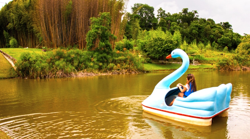 Pedalinho no lago do Hotel Fazenda Paraty