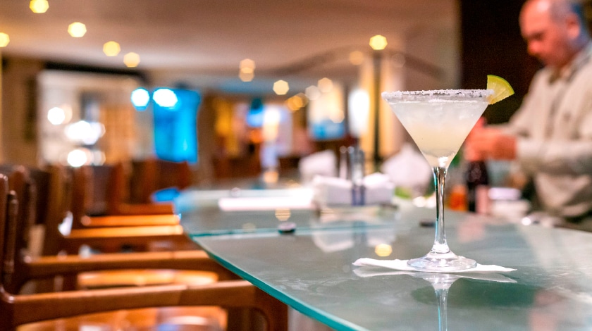 Drink no Zumbi Lobby Bar, no Ritz Lagoa da Anta