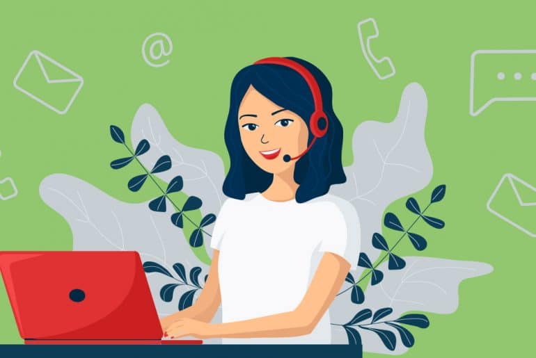 Como o atendimento do Zarpo mantém o alto padrão mesmo durante a pandemia  figura de mulher trabalhando em frente ao computador