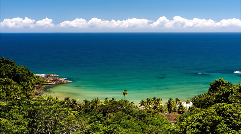 Praia da Engenhoca, uma das principais de Itacaré, no sul da Bahia
