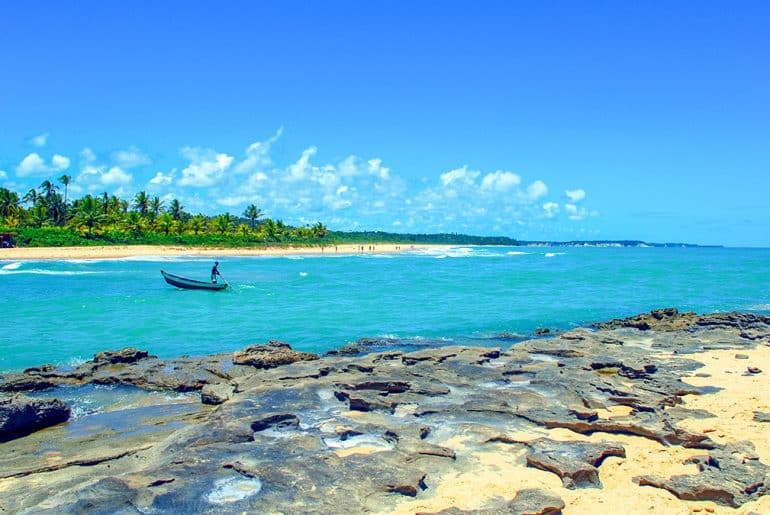 Conheça o charmoso vilarejo de Caraíva, na Bahia