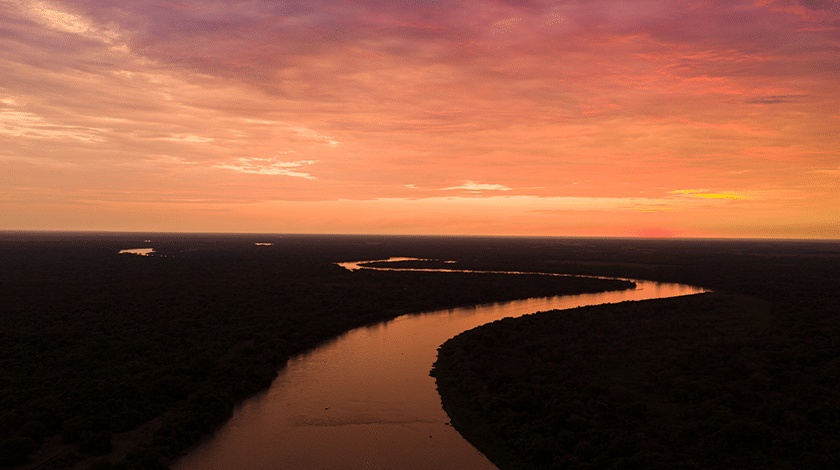 Cair da noite no Pantanal.