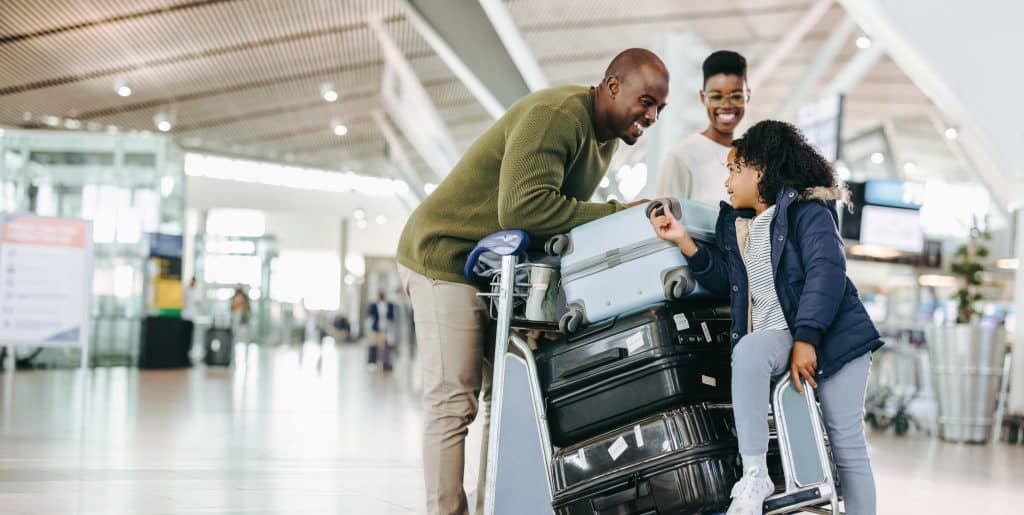 Aeroporto: check-in, despachar bagagem e chegada com antecedência