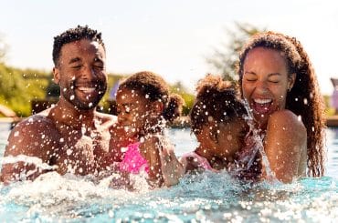 10 hospedagens para curtir parques aquáticos no Brasil