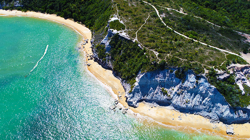 Vista aérea da Praia do Espelho, em Trancoso